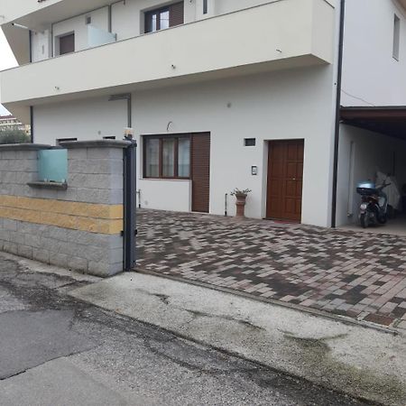 La Casa Di Carla Apartment เปสการา ภายนอก รูปภาพ
